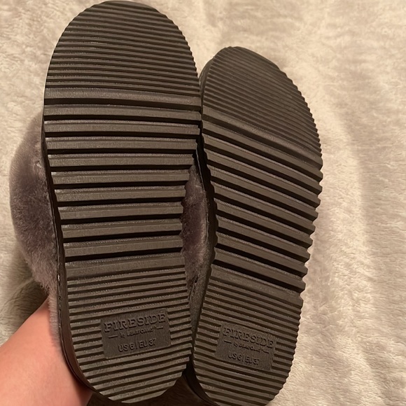 Brand New Fireside by Dearfoams Auburn Genuine Shearling Slipper size 6 - Picture 5 of 9